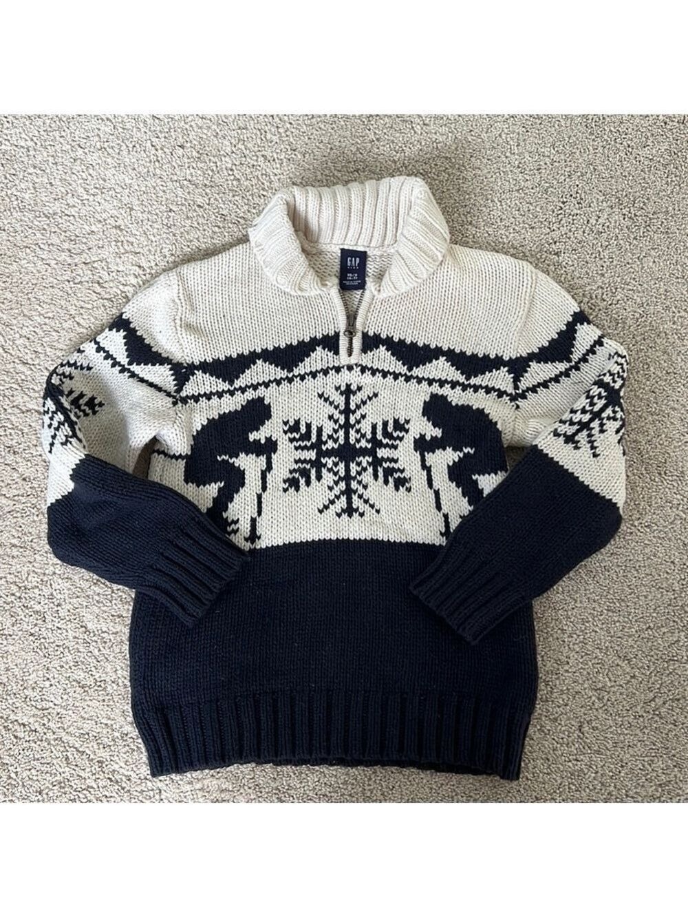 Boys vintage GAP kids thick warm sweater. Size XS/S